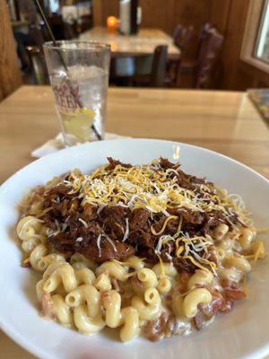 Mac and cheese with pulled pork