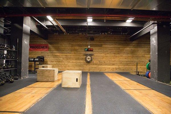 Basement / Crossfit space - Lifting Platforms