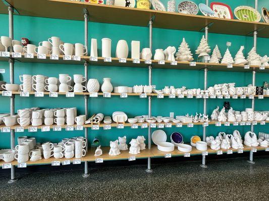 Wall of pottery