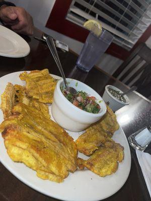 Tostones with guacamole