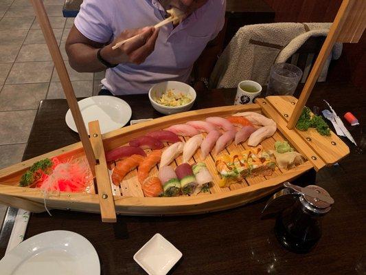 Love boat, sushi for 2!