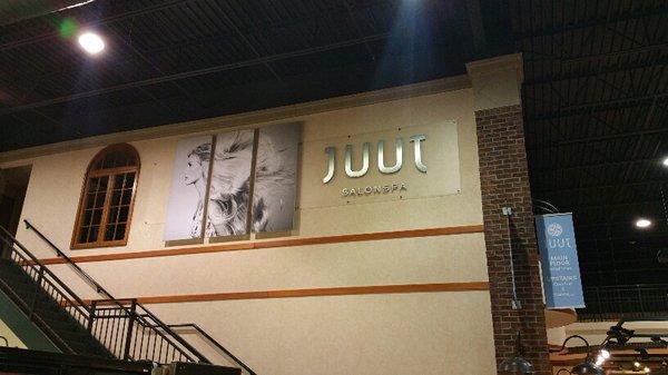 JUUT Aveda retail store in Kowalski's Market is where you can get all of your favorite Aveda products.