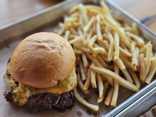 House Cheeseburger Basket