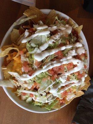 Chicken Nacho appetizer is HUGE, and good!!