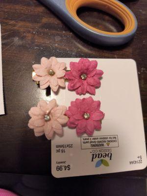 Girls hair clips  for 6.00 dollars.