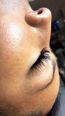 Classic lashes by Tina Montes