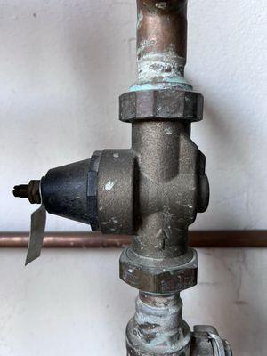 Water pressure regulator