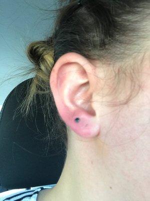 Onyx Lobe piercing