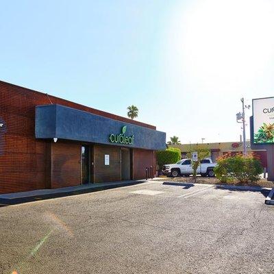 Curaleaf Camelback - Exterior front entrance view