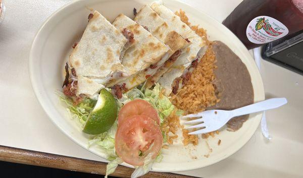 Quesadilla with chorizo plate.