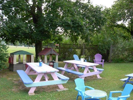 Backyard for relaxing while you enjoy your ice cream treat.