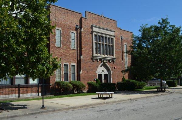 Main entrance to the school is on Osceola Avenue.