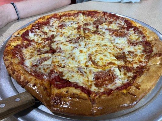 Large Pepperoni Pizza