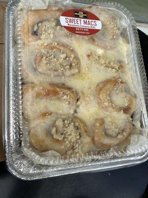 Macadamia Cinnamon Rolls