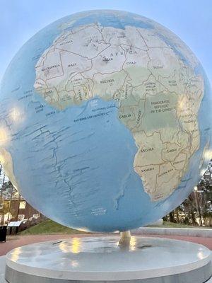 IT'S FREE! The Beautiful Babson Globe The World's 2nd Largest Rotating Globe weighs 25 tons & is 28 feet wide The Wonder from Wellesley MA