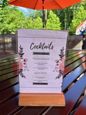 Seasonal Cocktails @Grounds Bistro