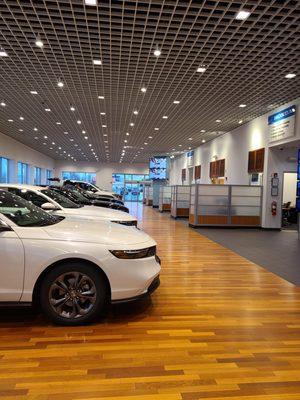 Valley Honda showroom.