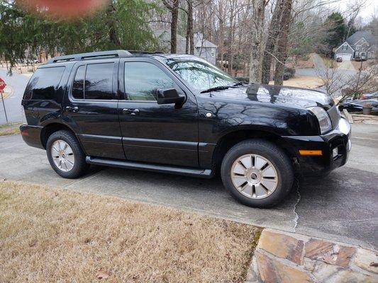 2006 Mercury Mountaineer Sport Utility SUV Excellent Condition with low mileage.