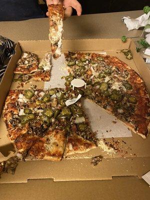 Weird slices, toppings a mess, no cheese, crisp dough