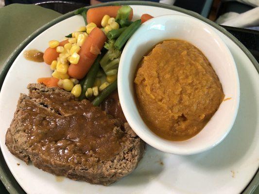 Meatloaf with Mashed Sweet Potato and Mixed Vegetables