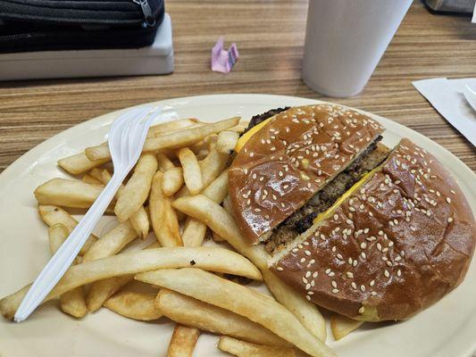 Special cheeseburger basket