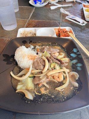 Duruchigi combination plate (beef, shrimp, and squid) with bancha