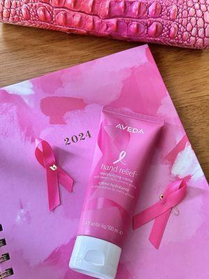 Love #Aveda Cherry Almond. The aroma is light and not sticky on the hands.  *:｡ﾟ#PinkOctober ƪ(･‿･) #FightBreastCancer *:｡ﾟ