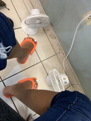 literally this is how they have us drying our toes. UNPROFESSIONAL!!