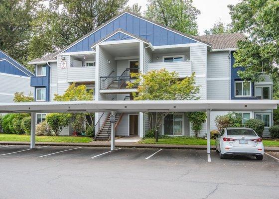 ValleyRiverCourt_Eugene_OR_BuildingExteriorCarports