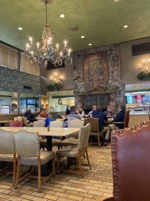 dinning area up on the platform (more tables lower down around the walls of the restaurant)