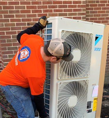 SmartHouse is a full-service St. Louis heating & cooling company, offering traditional and geothermal heating & cooling, air ...