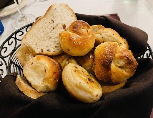 Fresh bread with some garlic knots