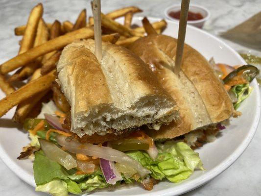 Shrimp po-boy (decent)