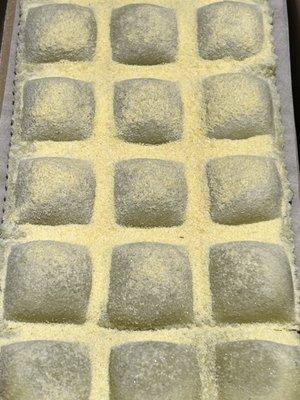 36 medium square spinach ravioli