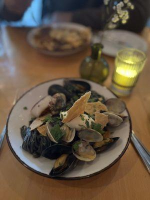 Squid ink Spaghettini