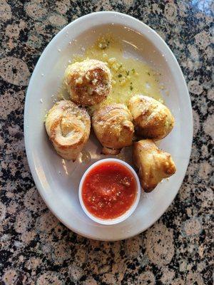 Garlic knots