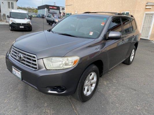 Smooth Driving & Spacious - One Owner 2008 Toyota Highlander