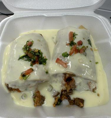 Steak Burrito con Queso Blanco