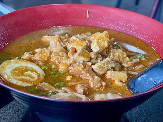 Coconut chicken curry noodles