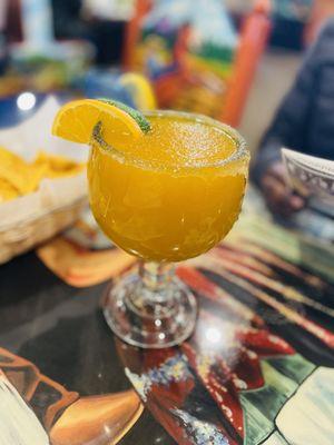 Frozen mango margarita