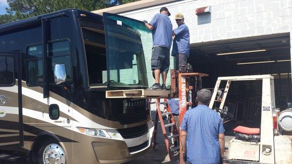 Removing an RV windshield