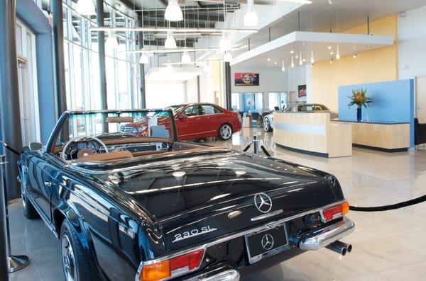 Mercedes-Benz of Northwest Arkansas - Showroom