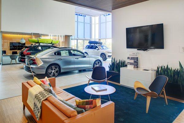 The customer lounge at Fields Volvo Cars Waukesha