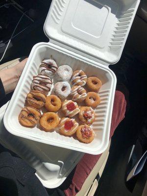 16 pack donuts