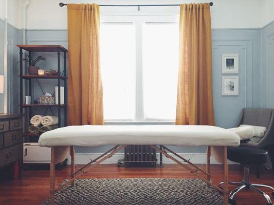 Middle Village Acupuncture seeks to be a place of restoration and rest.