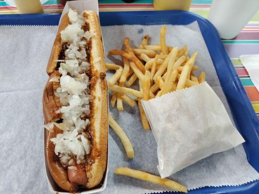 Chili onion dog with fries - very good