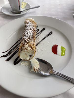 Great Canolli!!!!!