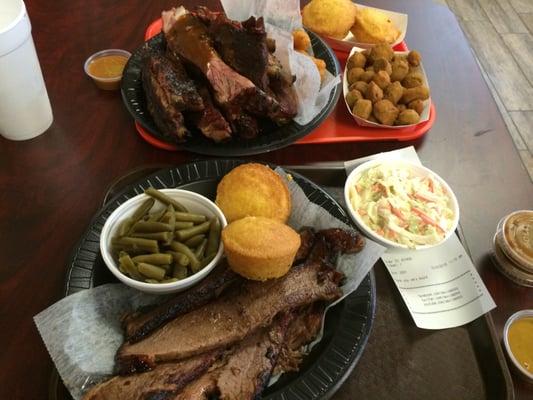 Brisket Dinner & Rib Dinner Combo's... Excellent portion sizes.