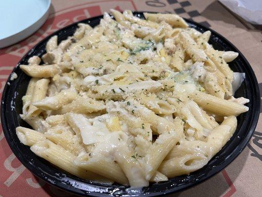 Chicken broccoli penne Alfredo