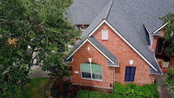 Victory Lakes Subdivision Roof Install.  League City, Texas 77573 
CertainTeed Landmark Colonial Slate Shingles